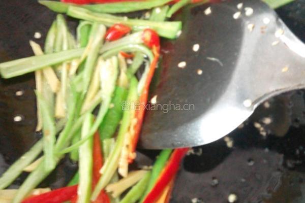 蚝油爆炒豆芽的做法图解5