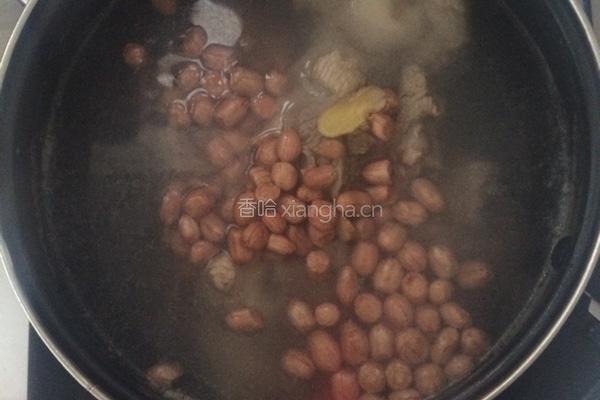 莲藕花生骨头汤的做法图解3