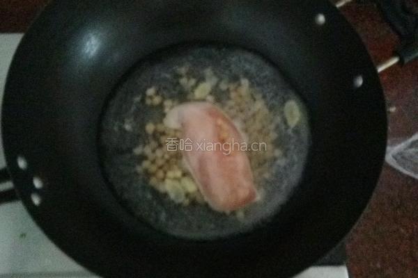 瑶柱鸡丝粥的做法图解1