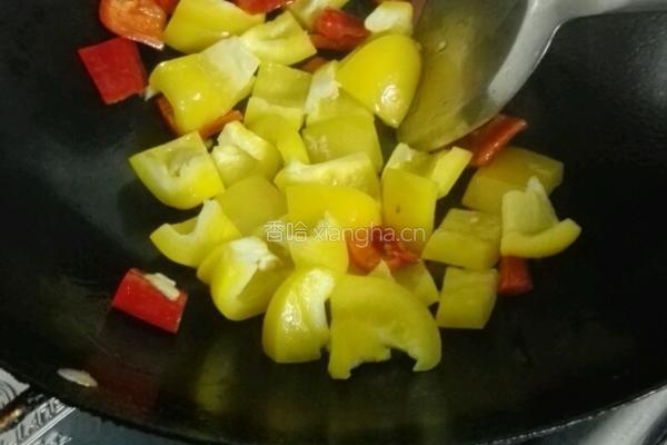 彩椒炒鸡肉的做法图解3