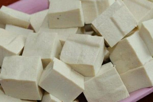 炖豆腐的做法图解2