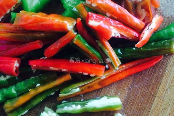 洋葱炒大肠的做法图解3