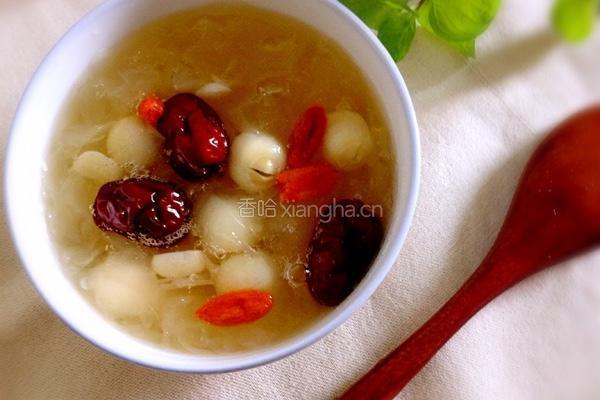 银耳莲子羹的做法图解5