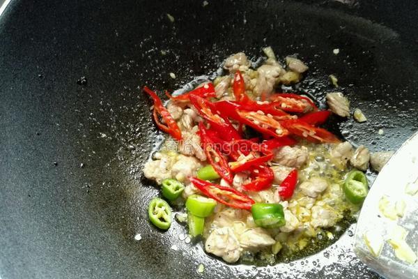秋葵小炒肉的做法图解9