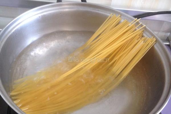 瘦肉玉米意大利面的做法图解1
