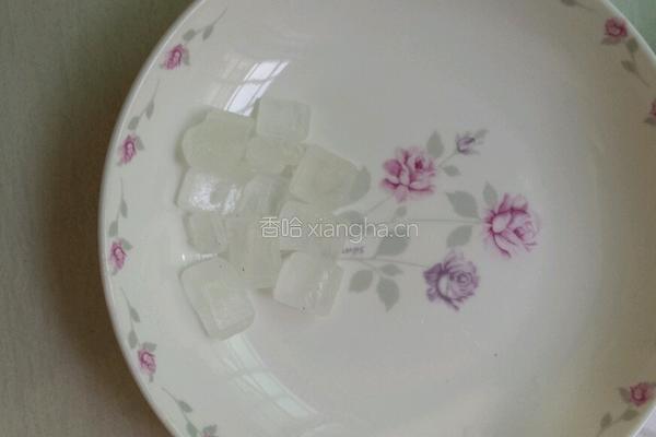 银耳雪梨红枣汤的做法图解5