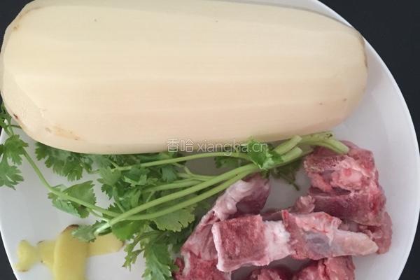 骨头莲藕汤的做法图解1