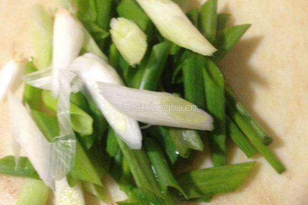 胡萝卜炒黄豆芽的做法图解4