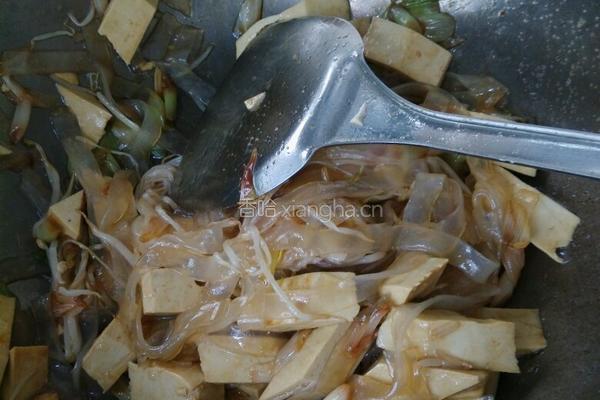 大葱炒豆腐加剩菜的做法图解4
