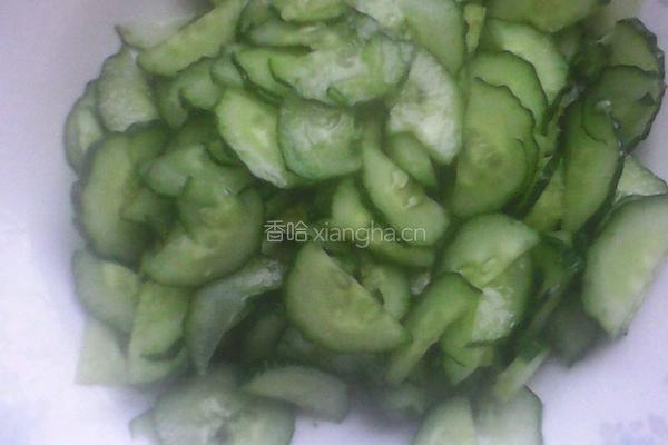 简单的清炒黄瓜的做法图解1