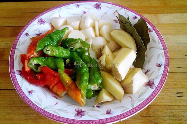 红烧肉炖土豆的做法图解3