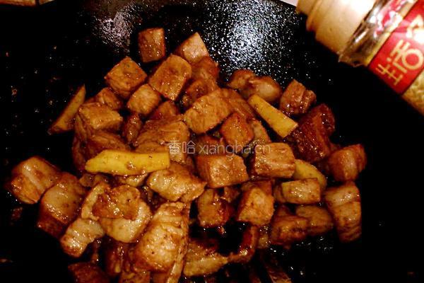 红烧肉炖土豆的做法图解4