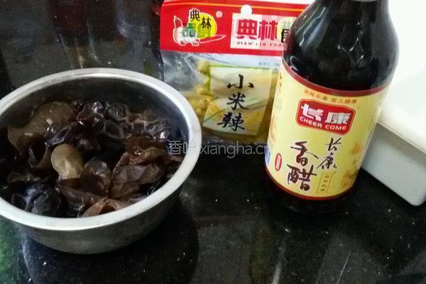 凉拌木耳的做法图解3