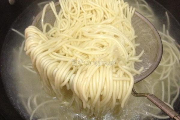 番茄肉末意大利面的做法图解2