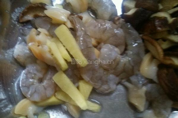 鲜虾花甲香菇粥的做法图解4