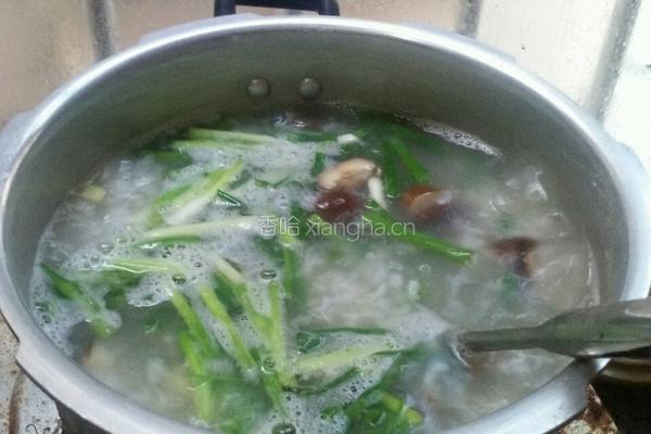 鲜虾花甲香菇粥的做法图解6
