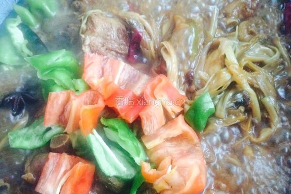 小排炖黄花菜的做法图解8