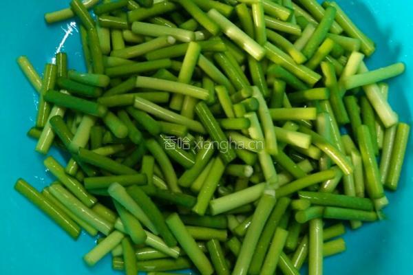 蒜苔炒肉丝的做法图解4