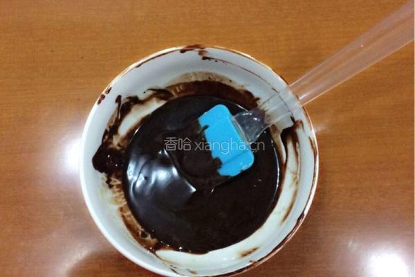 巧克力熔岩蛋糕的做法图解2