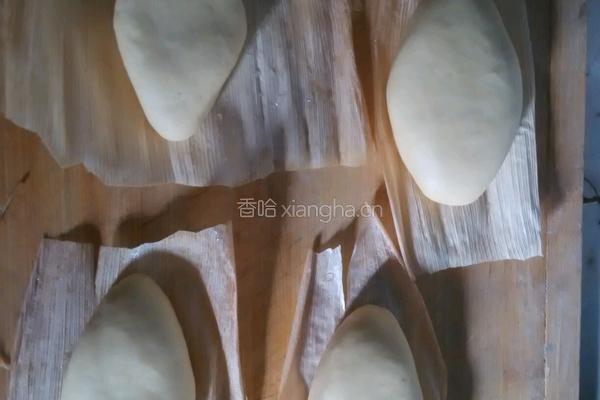 玉米面馒头的做法图解3