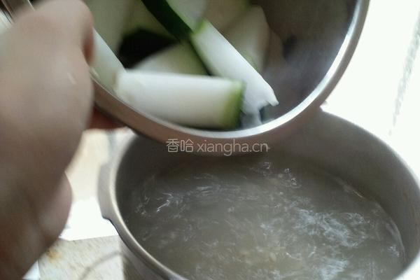 冬瓜薏仁骨头去湿汤的做法图解4