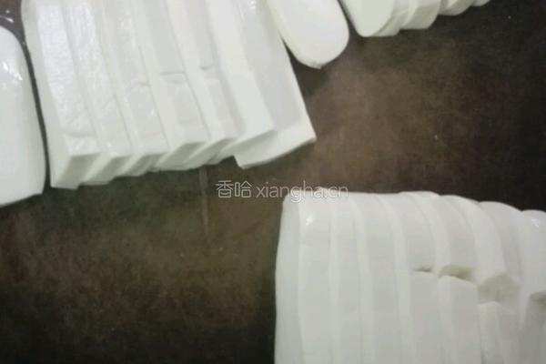 丝瓜炒豆腐的做法图解1