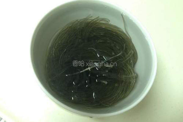 芽白炒粉丝的做法图解2