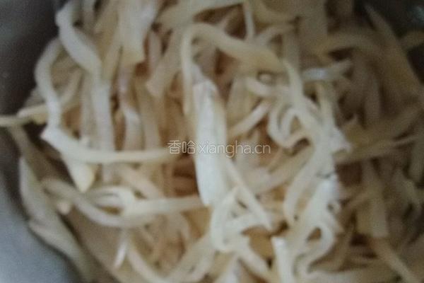 牛肉丝炒榨菜的做法图解2