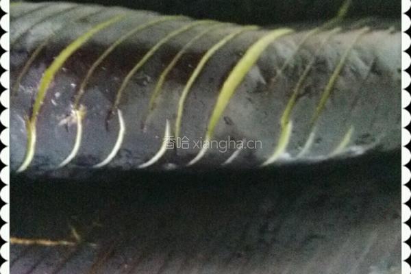 牛肉丝烧茄子的做法图解2