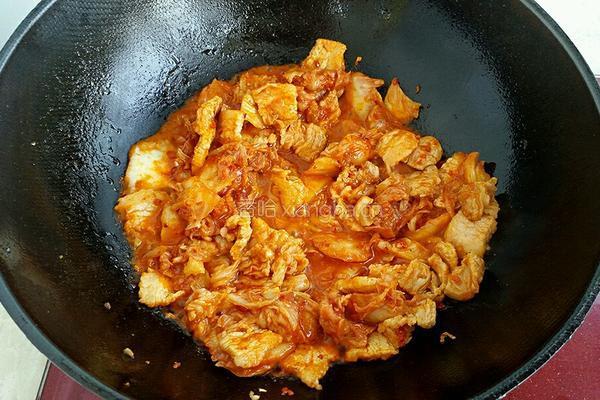 辣白菜豆腐汤的做法图解3