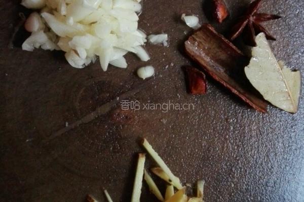 黄豆焖猪蹄的做法图解2