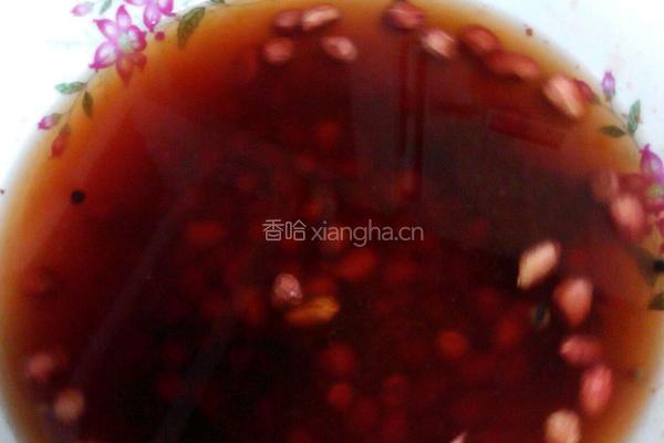 凉拌腐竹芹菜花生米丁的做法图解5
