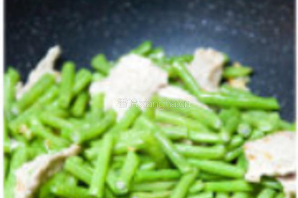 豇豆炒肉片的做法图解3