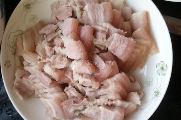蒜香回锅肉的做法图解2