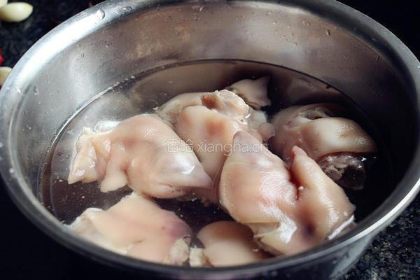 黄豆焖猪脚的做法图解4