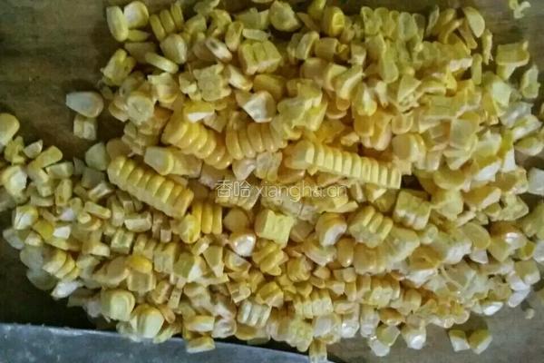红枣玉米渣发糕的做法图解2
