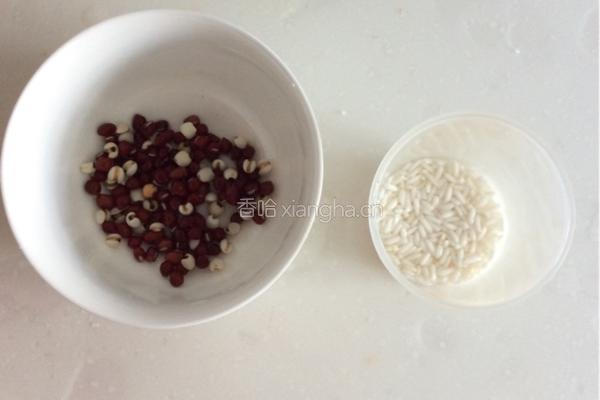 木瓜银耳红枣粥的做法图解2