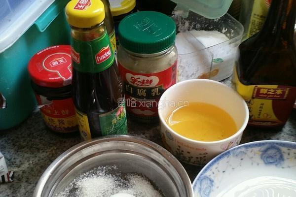 电饭锅叉烧的做法图解1