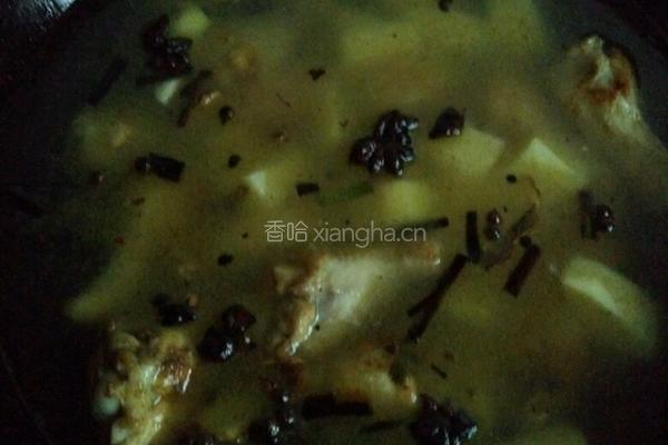 土豆炖翅根的做法图解4