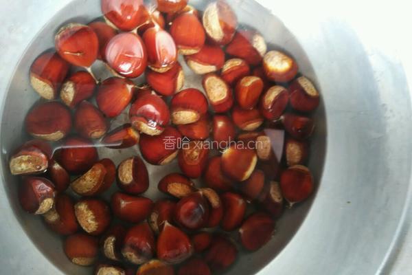 煮栗子的做法图解3