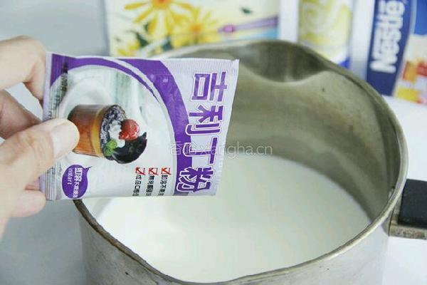 双色布丁的做法图解2