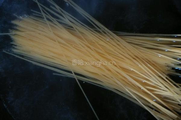 海鲜意大利面的做法图解3