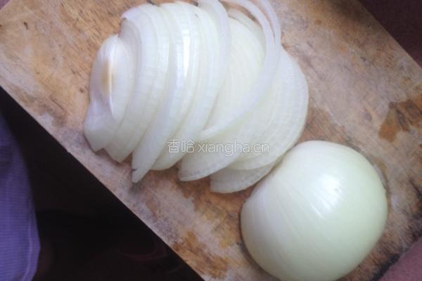 肉片炒洋葱的做法图解2
