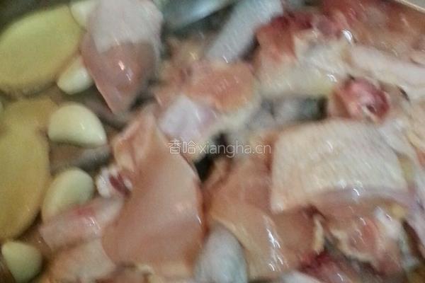 萧山萝卜干毛豆炒仔鸡的做法图解3