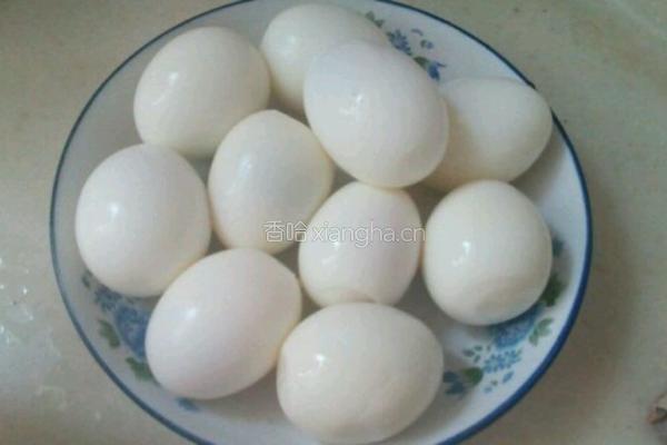 卤蛋的做法图解1