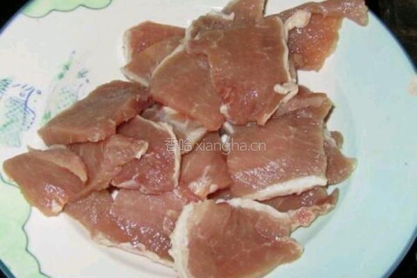 剁椒肉片的做法图解1