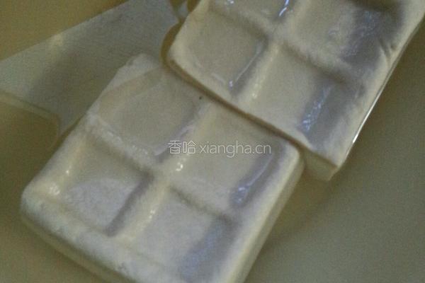 豆腐肉沫的做法图解1