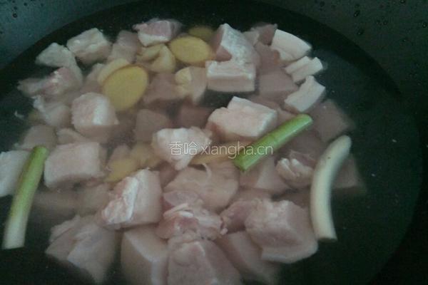 红烧肉炖土豆的做法图解3