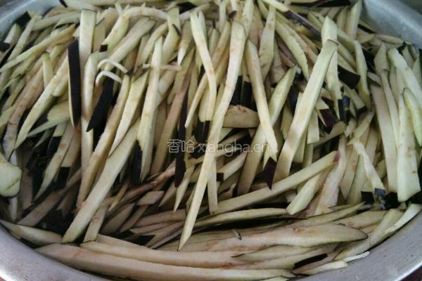 西红柿?茄子丝的做法图解2