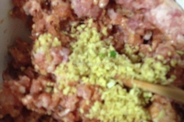 猪肉西葫芦韭菜饺子的做法图解4